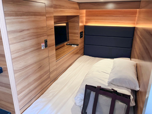 MAX CABIN